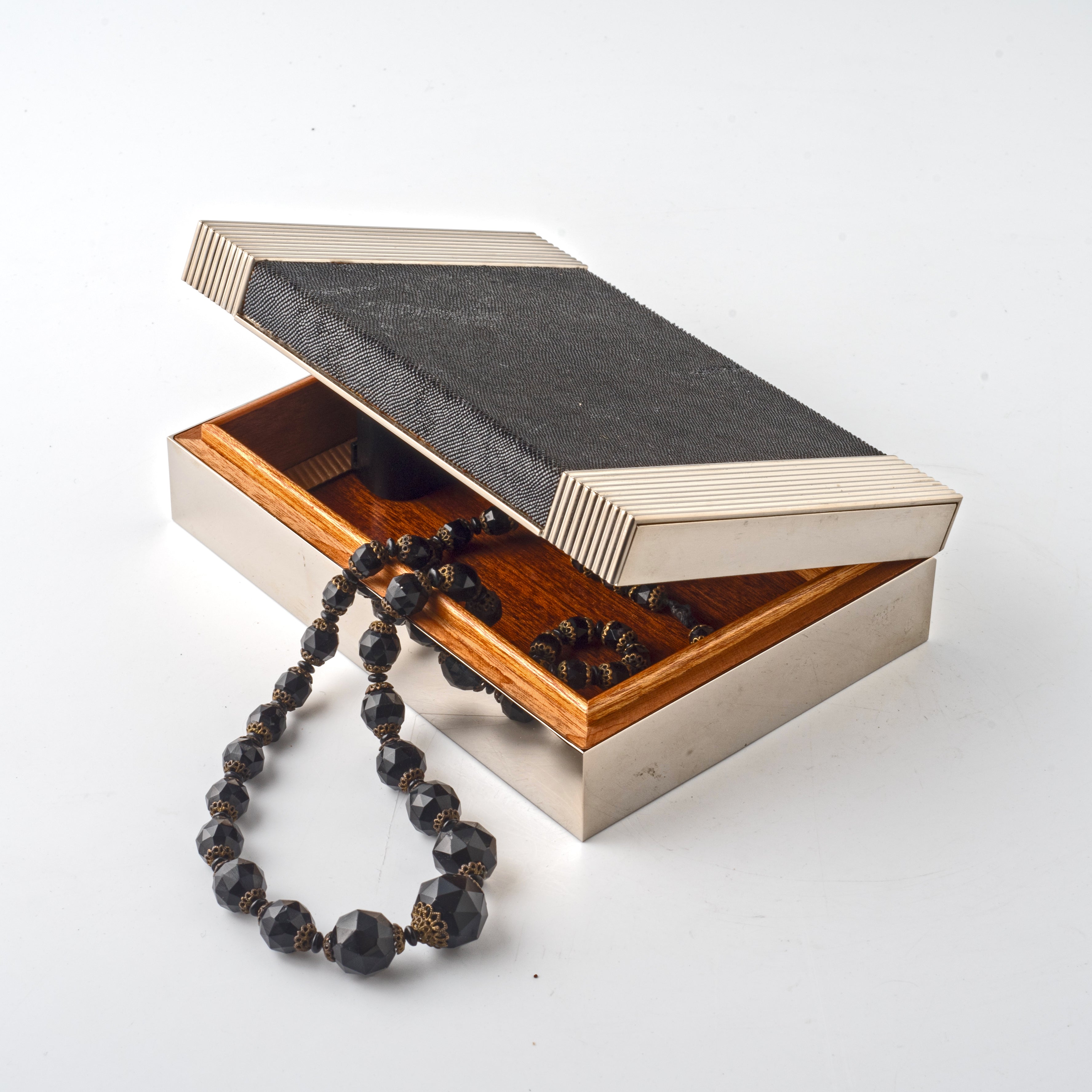 Scatola d'arredo Galucharme Black in pelle di squalo - Design Nino Basso
