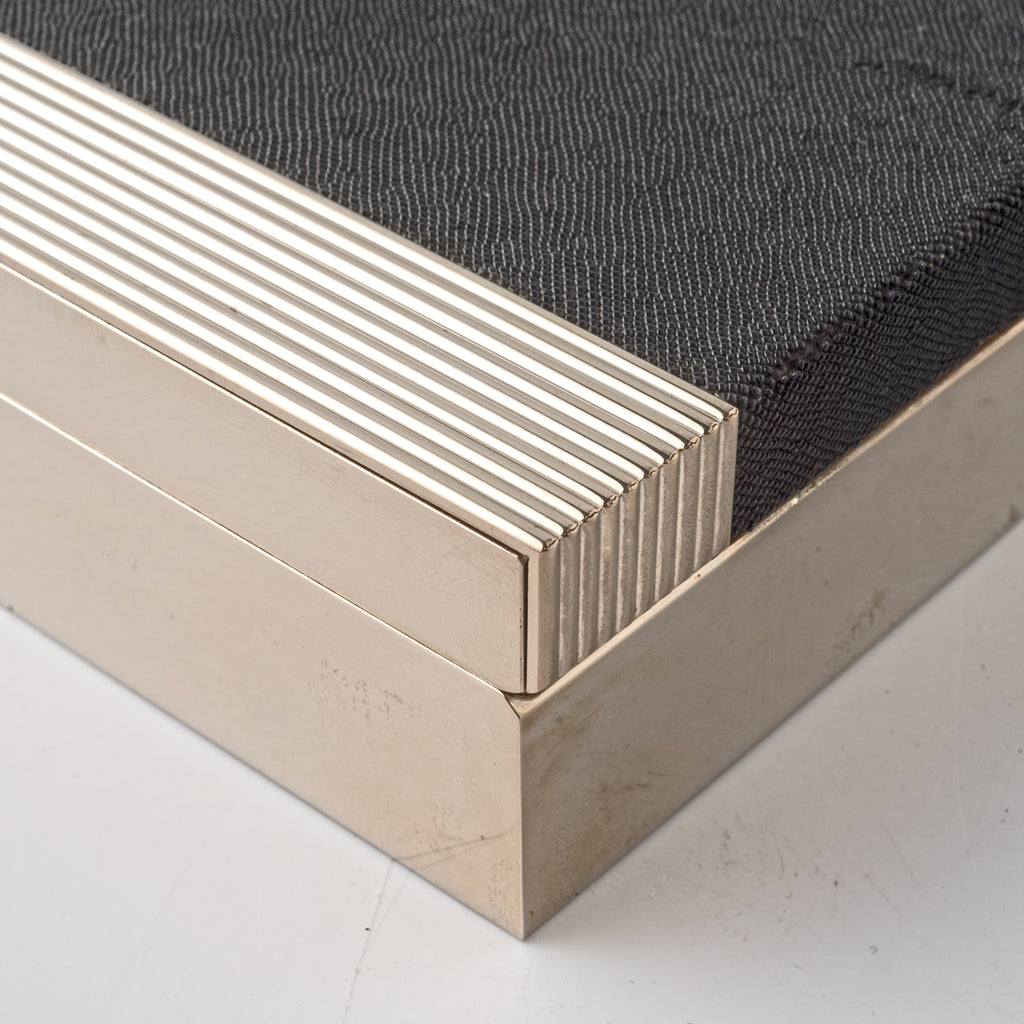 Scatola d'arredo Galucharme Black in pelle di squalo - Design Nino Basso