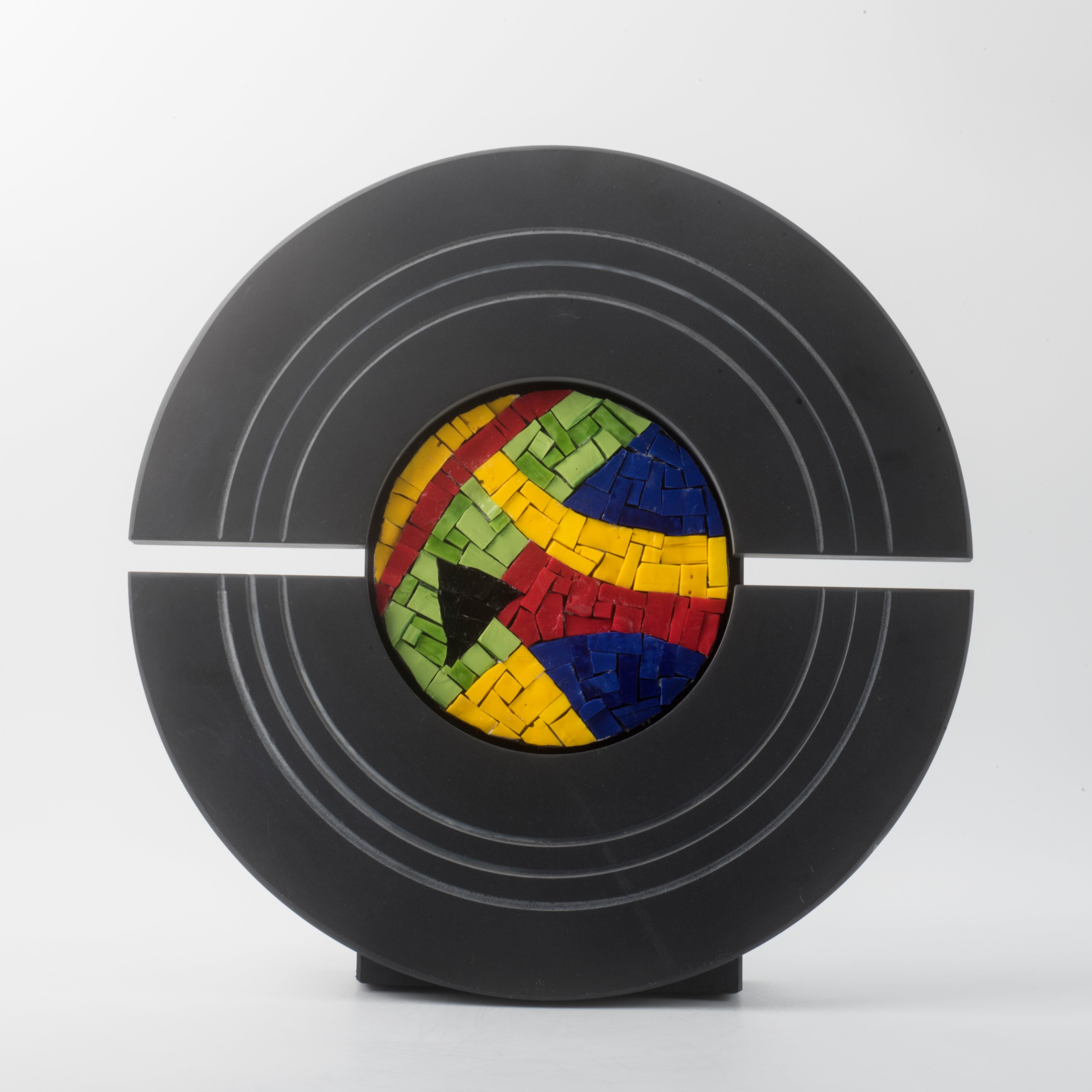 RITMO COLORATO - scultura in mosaico e ardesia -  Pezzo unico di Nino Basso