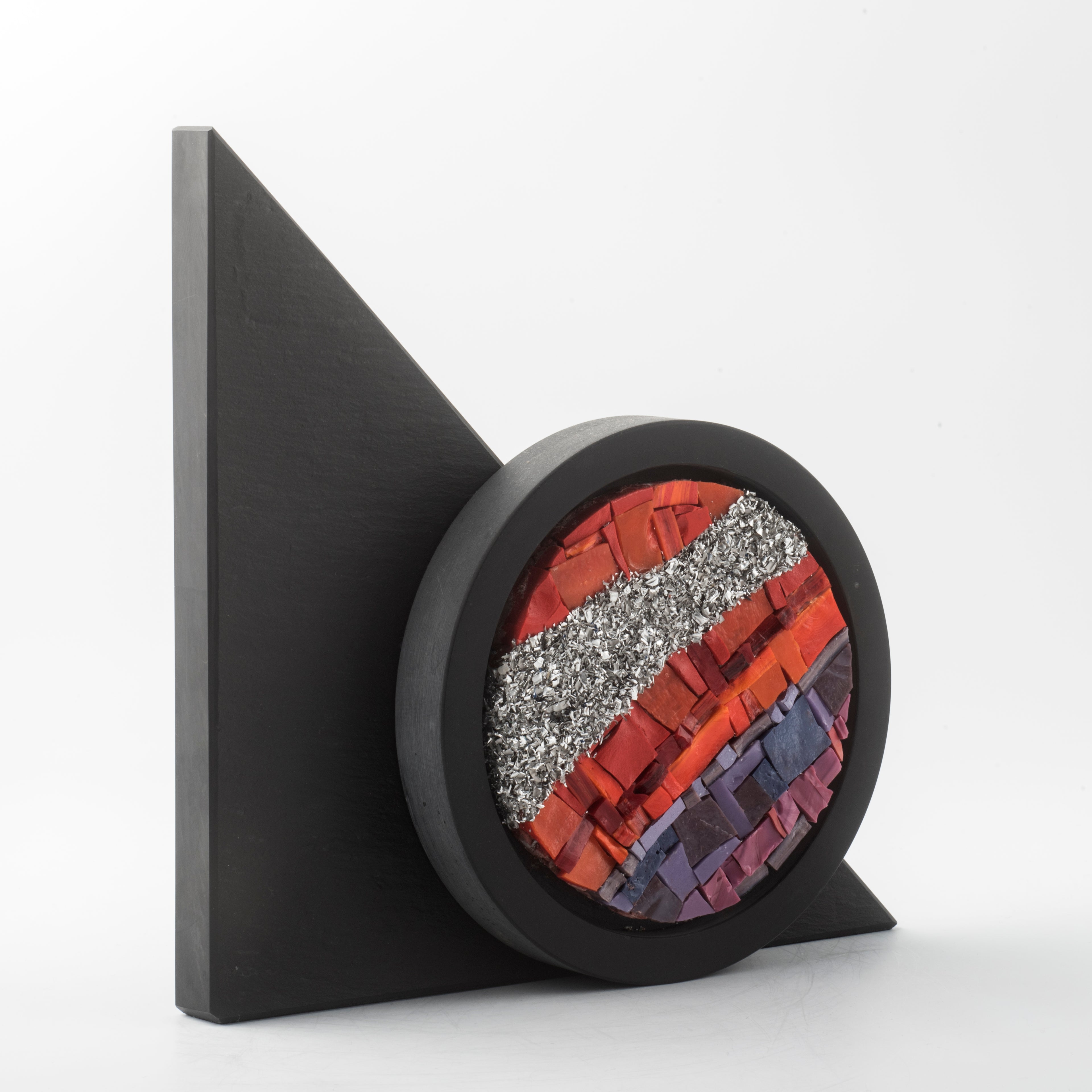 SATURNO - scultura in ardesia e mosaico -  Pezzo unico di Nino Basso