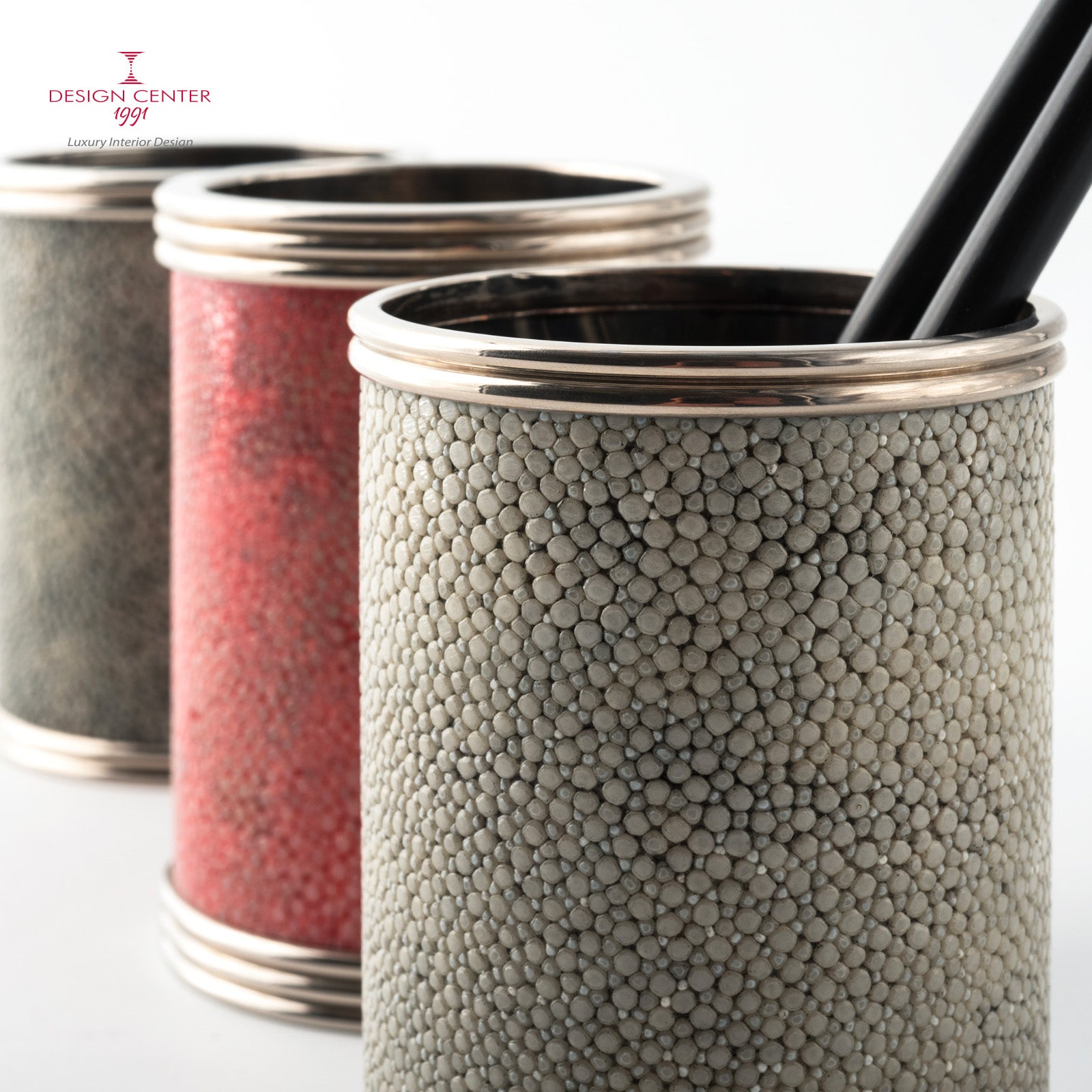 Portapenne in pelle shagreen salvia chiaro - Eleganza e Design Esclusivo