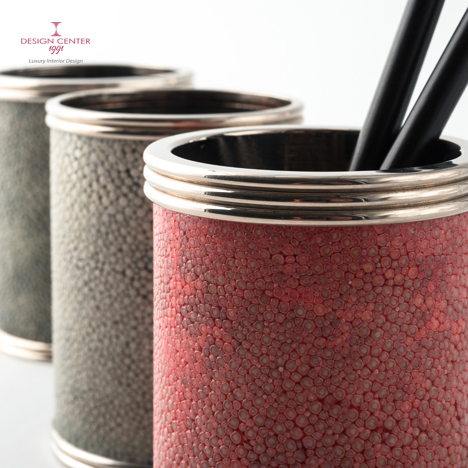 Portapenne in  pelle shagreen rosa-corallo - Collezione Galucharme