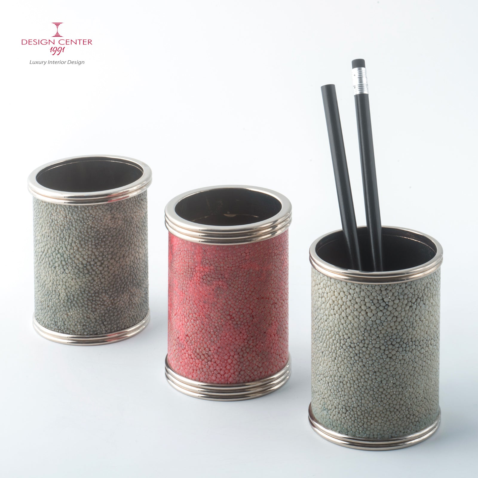 Portapenne in pelle shagreen salvia scuro - Design elegante di Nino Basso