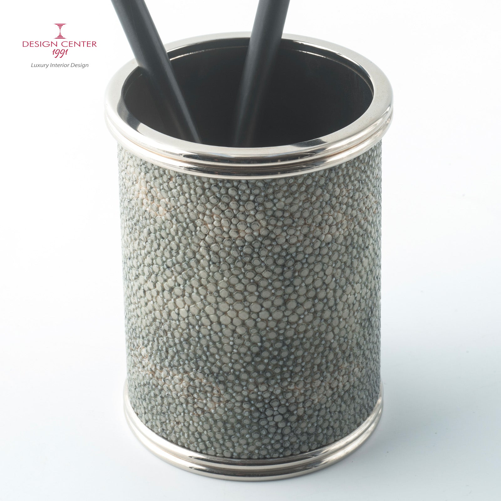 Portapenne in pelle shagreen salvia scuro - Design elegante di Nino Basso