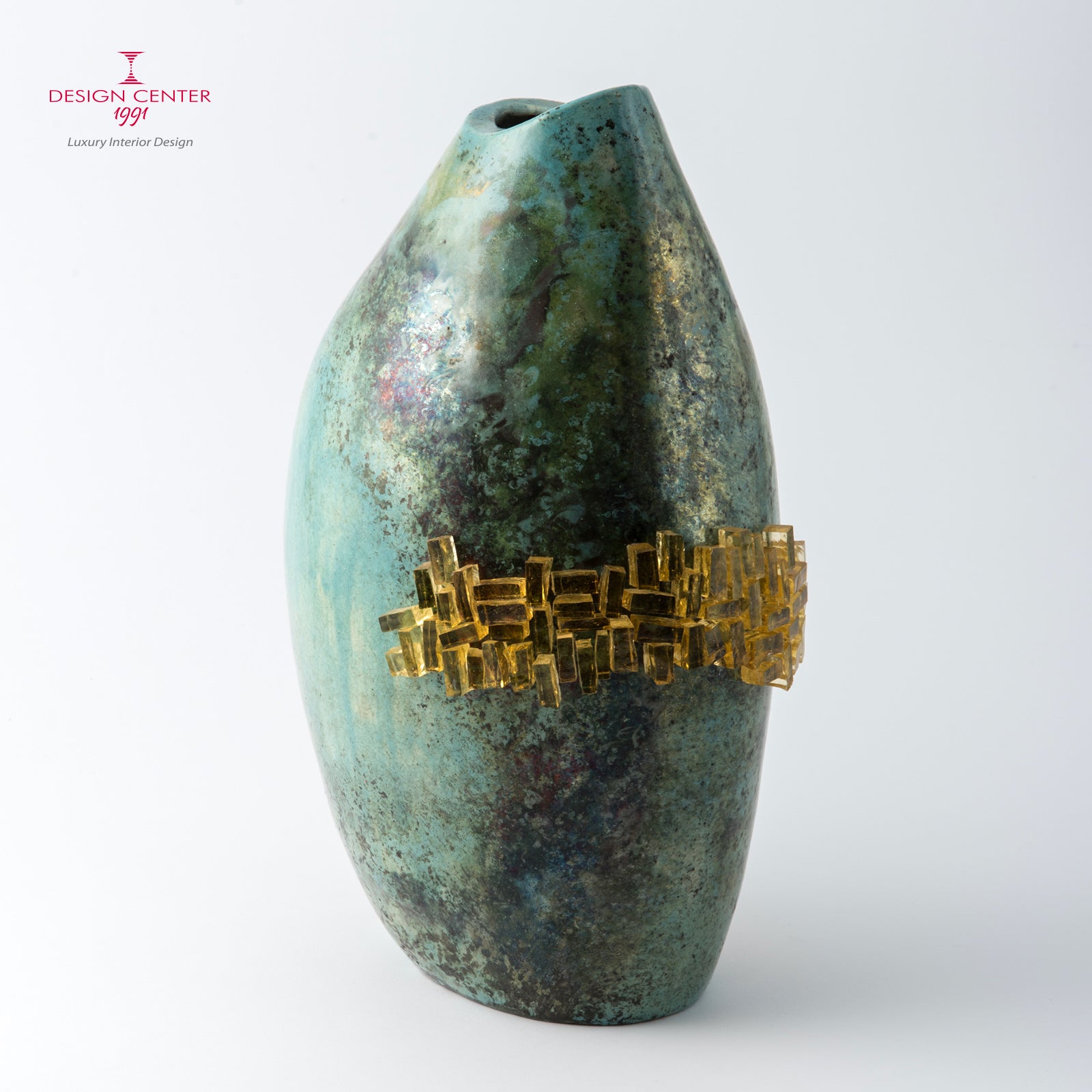 CONCERTO IN ORO - Vaso scultura in ceramica Raku e mosaico dorato - Pezzo unico di Nino Basso
