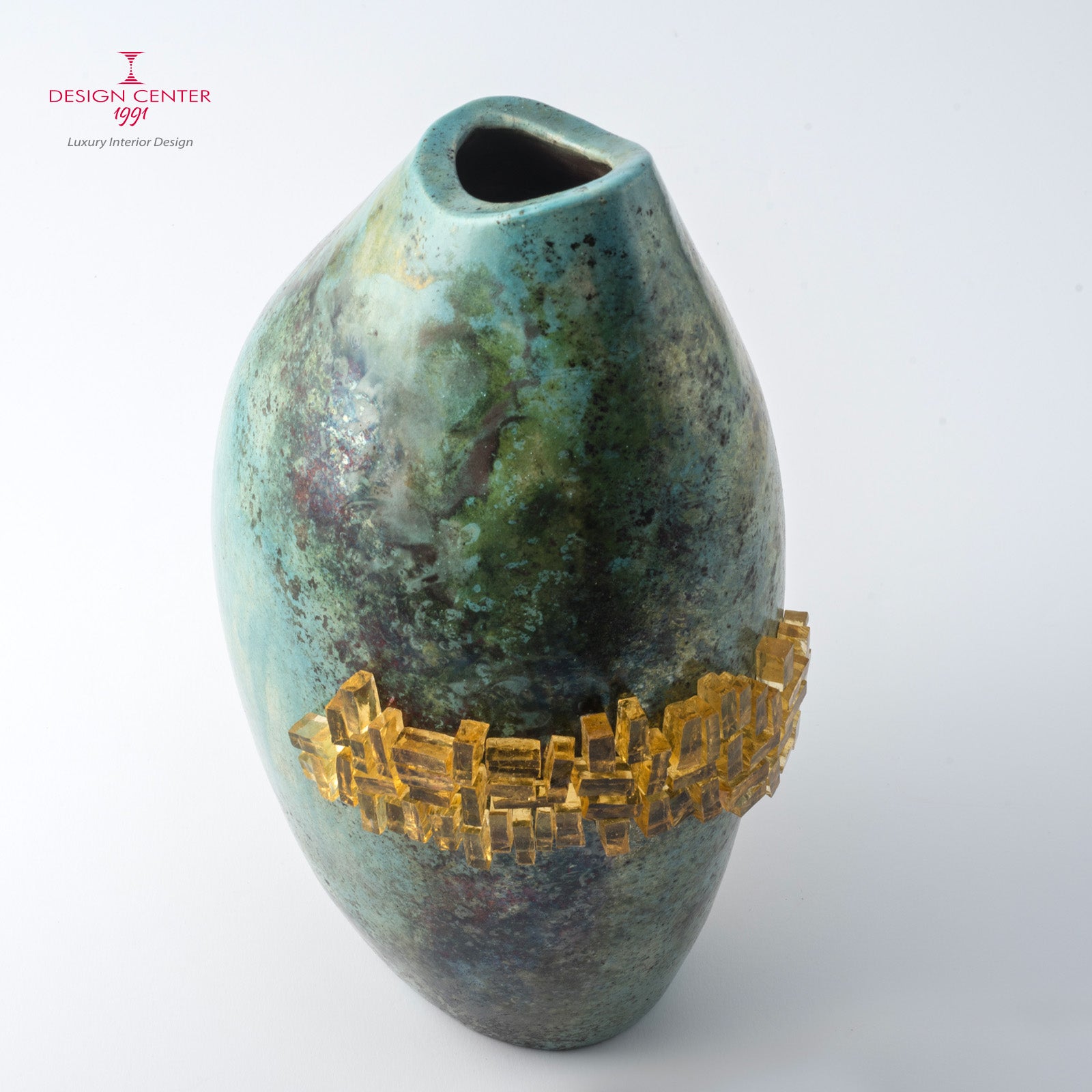 CONCERTO IN ORO - Vaso scultura in ceramica Raku e mosaico dorato - Pezzo unico di Nino Basso