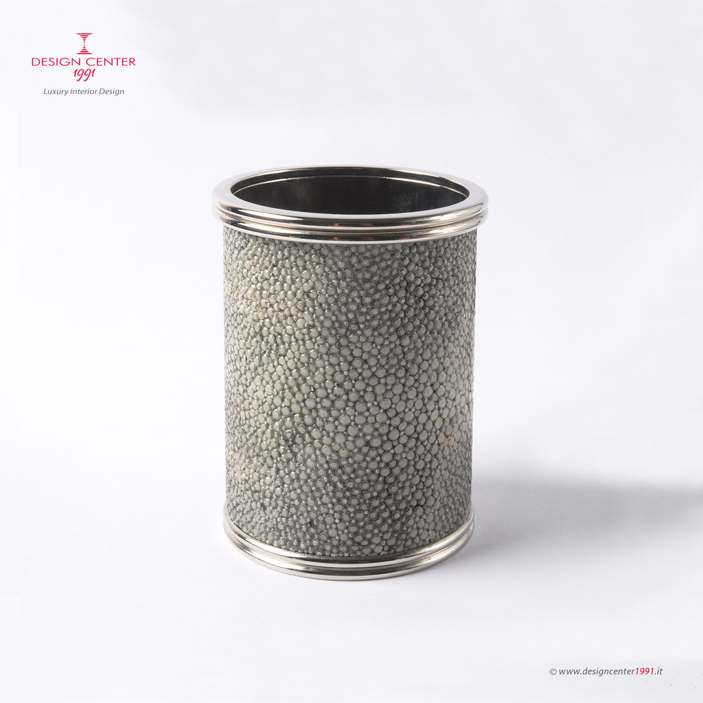 Portapenne in pelle shagreen salvia scuro - Design elegante di Nino Basso