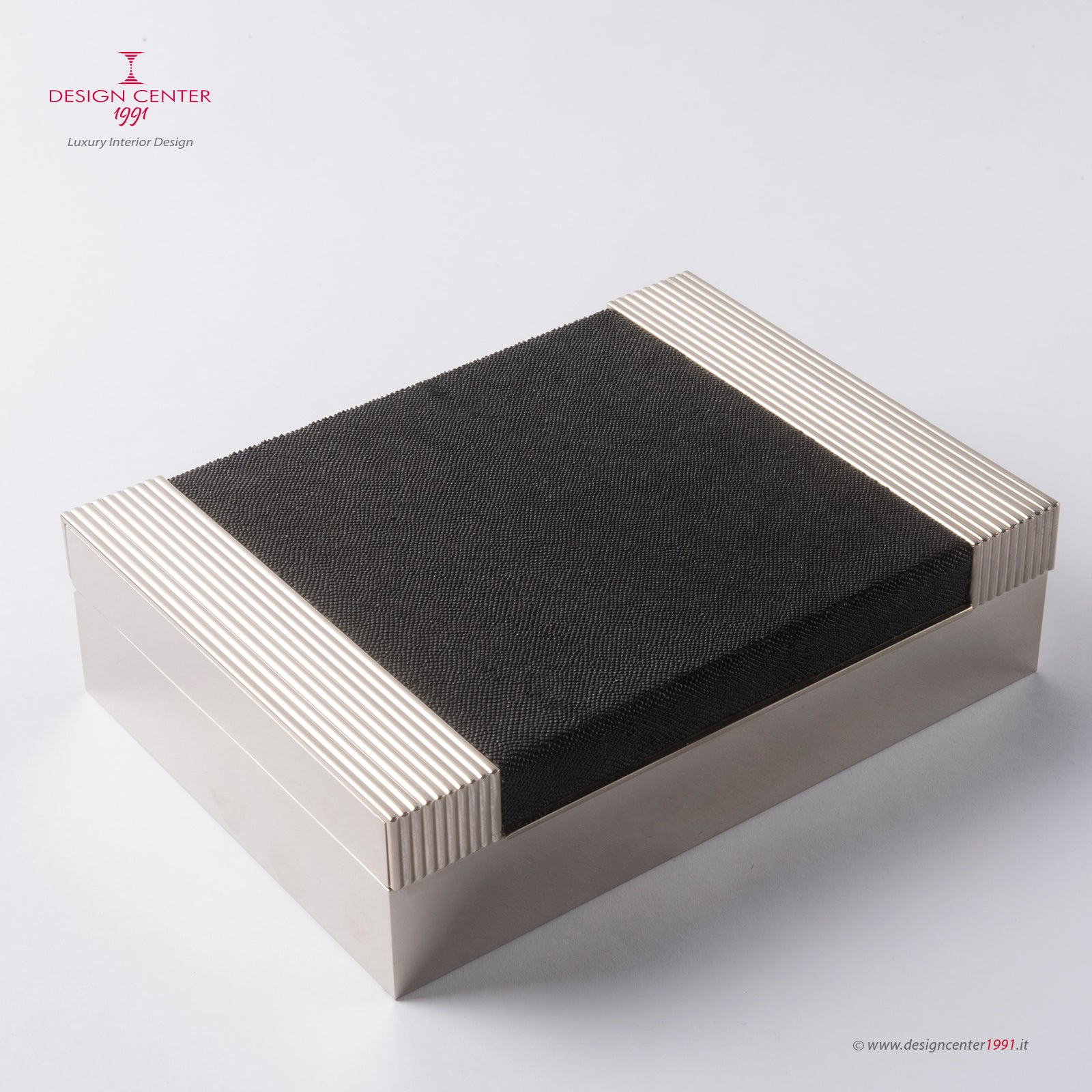 Scatola d'arredo Galucharme Black in pelle di squalo - Design Nino Basso