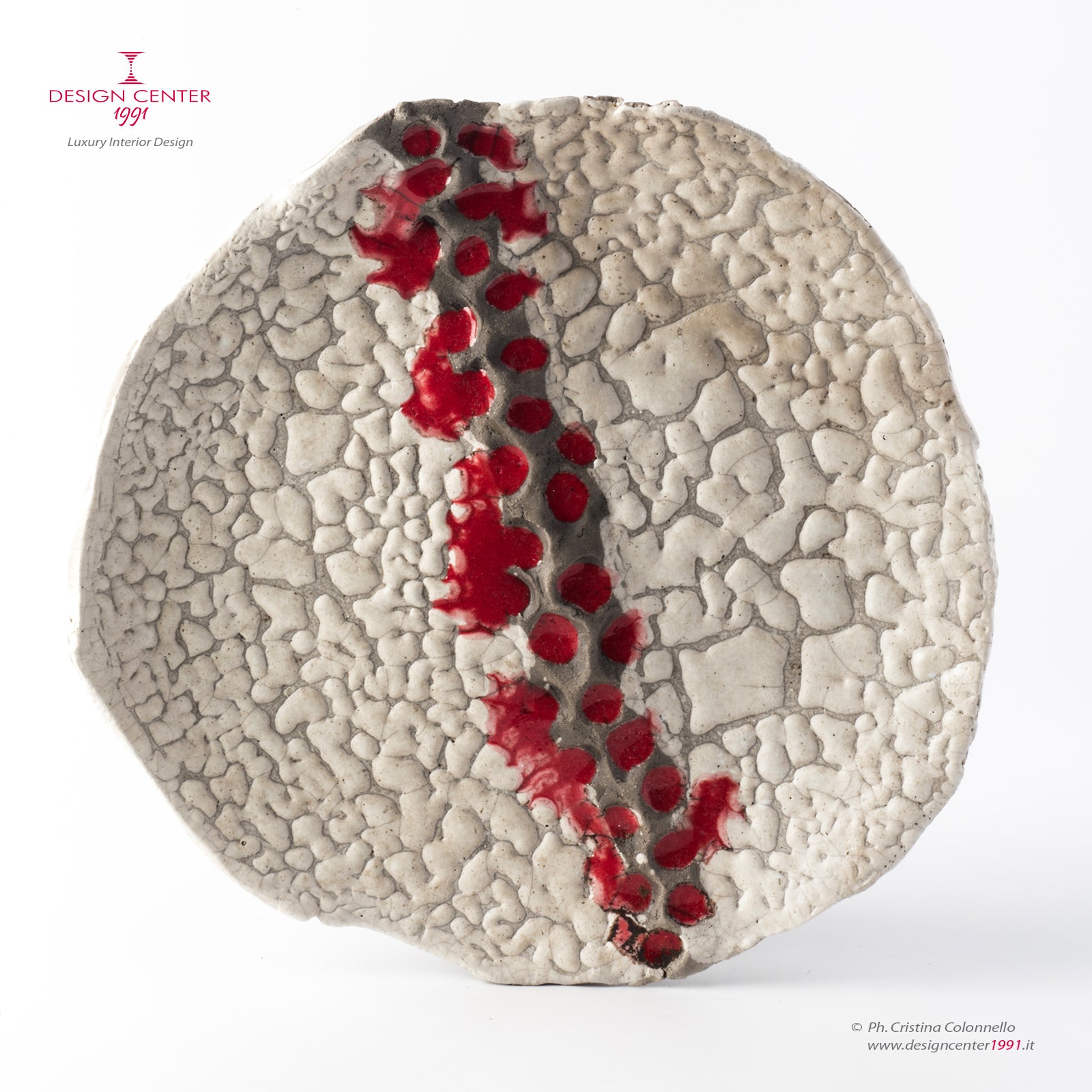 GRANDE LUNA IN ROSSO - Piatto scultura in ceramica Raku e mosaico - Pezzo unico di Nino Basso