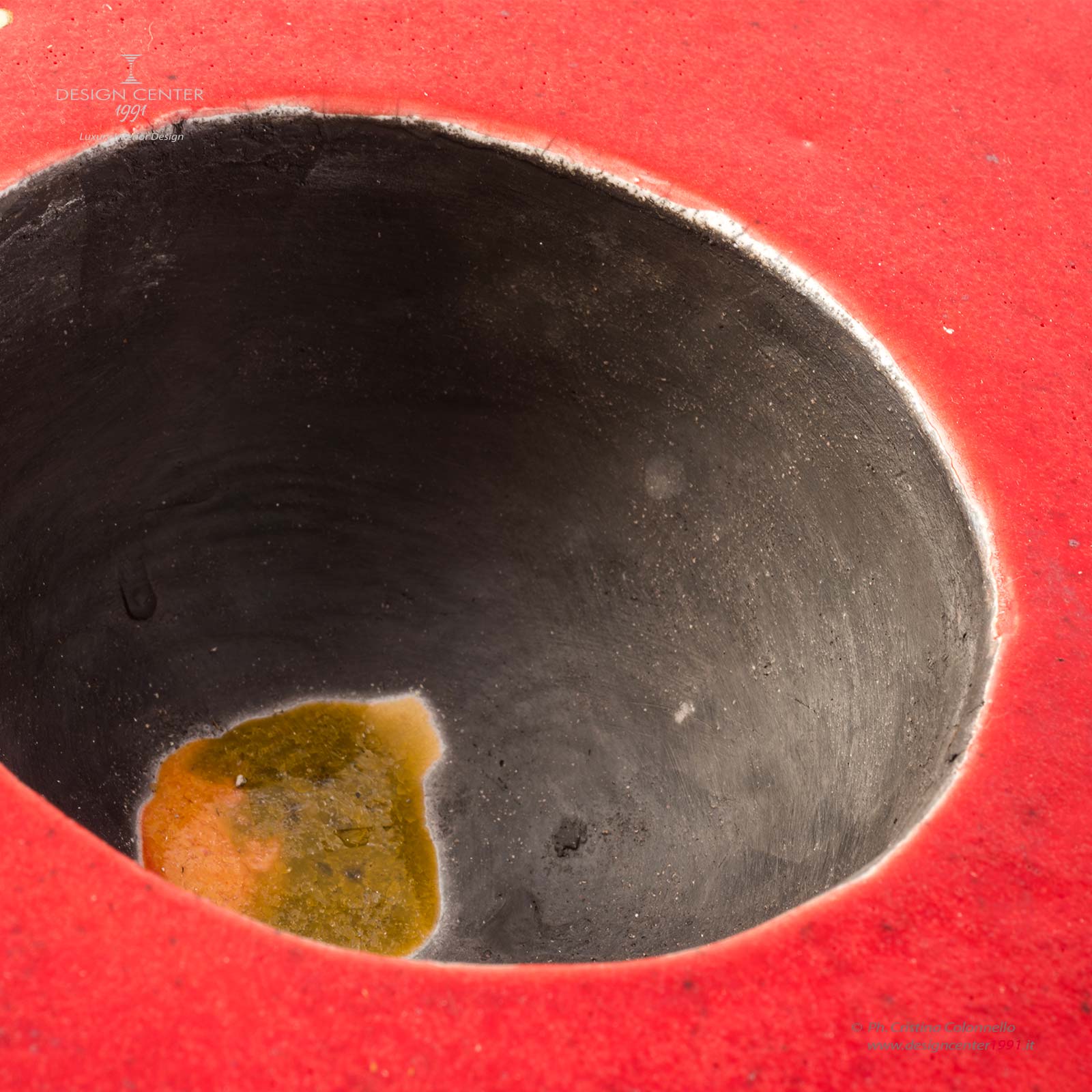 SERENATA IN ROSSO E NERO - Vaso scultura in ceramica Raku - Pezzo unico di Nino Basso