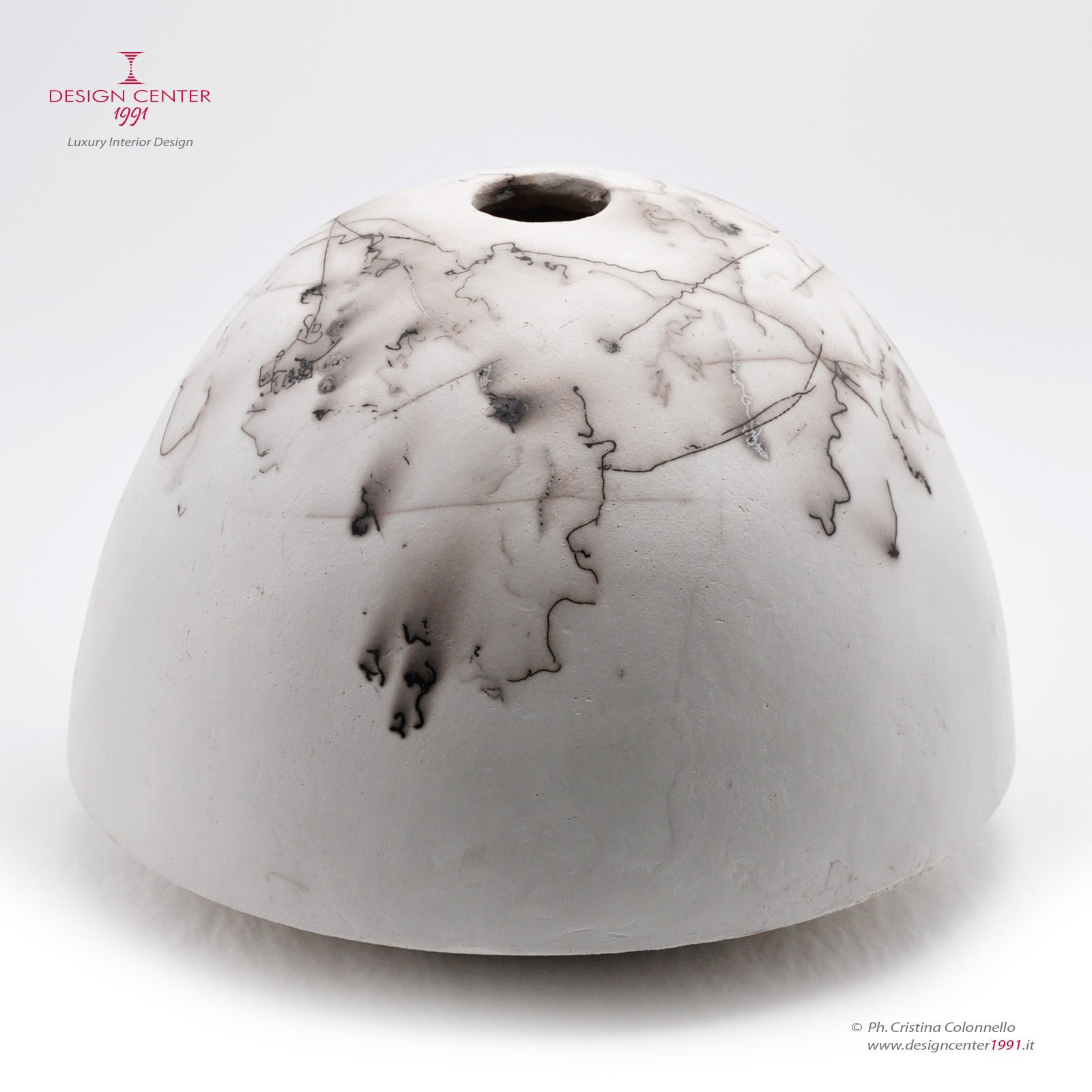 SEGNI NELLA NOTTE 1 -  Vaso scultura in ceramica - Pezzo unico di Nino Basso